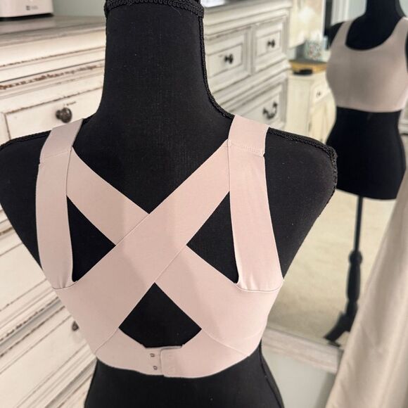 Lululemon Cross Chill Bra 34D Light Beige Wireless Sculpted Crossback- EUC! - Picture 4 of 9